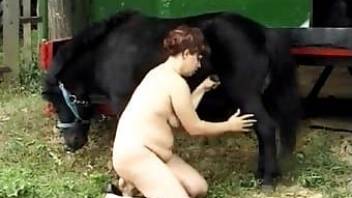 Nice girl enjoys amazing zoo porn